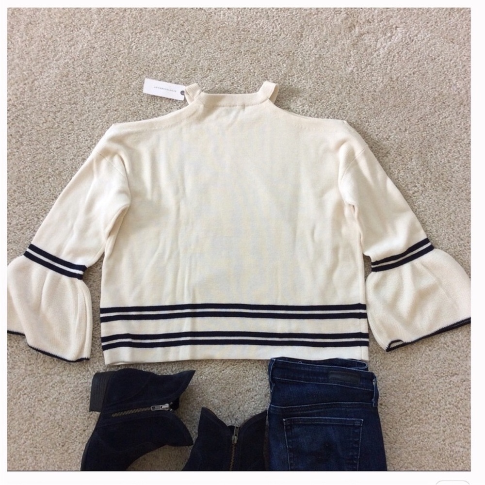 {Anthropologie} Leander Open Shoulder Top by Knitted & Knotted - Picture 5 of 5